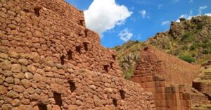 La cerámica en la Cultura Wari1-min